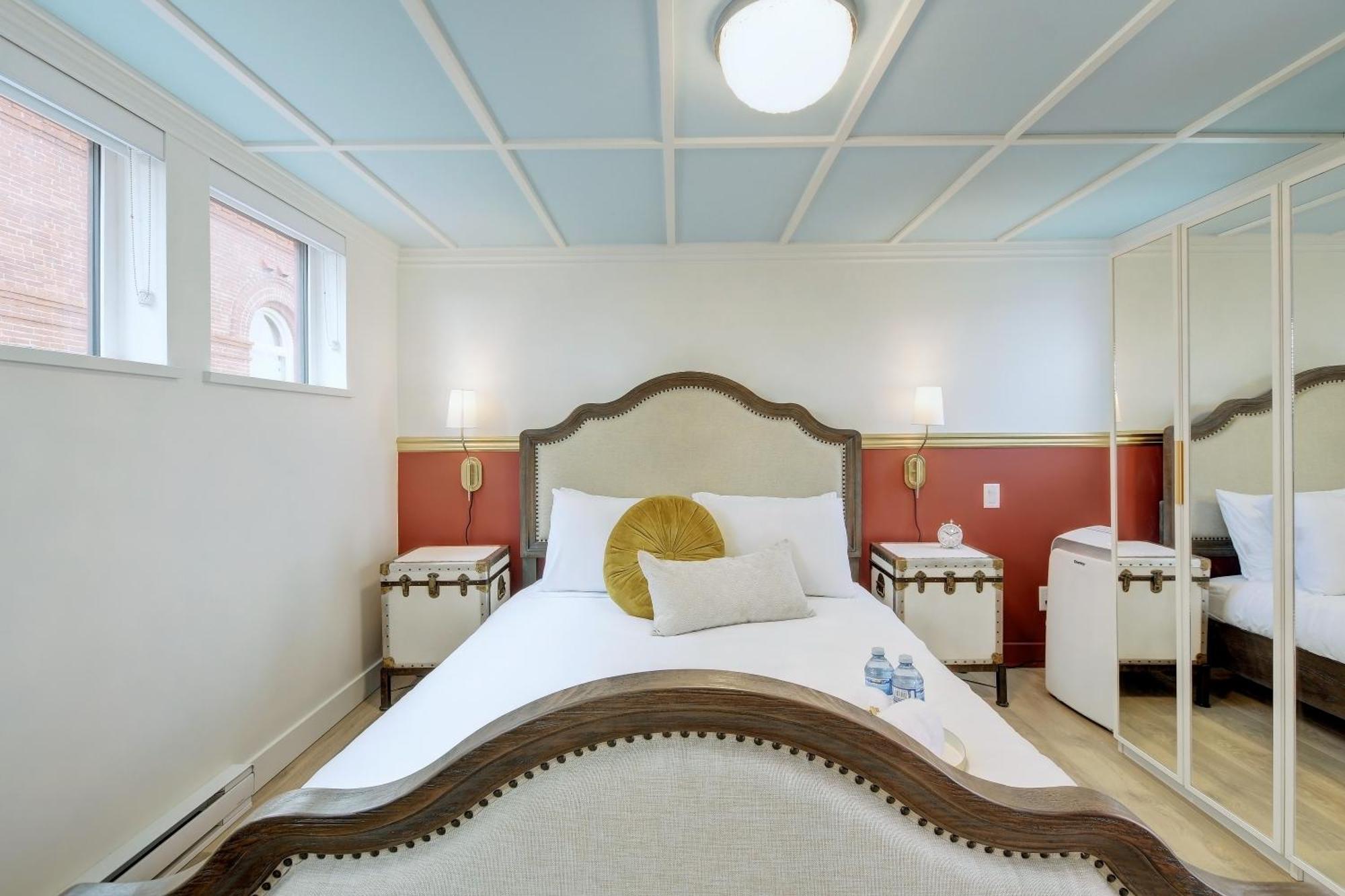 Victoria'S Parliamentary Suite With Private Rooftop Patio & Harbour View Extérieur photo
