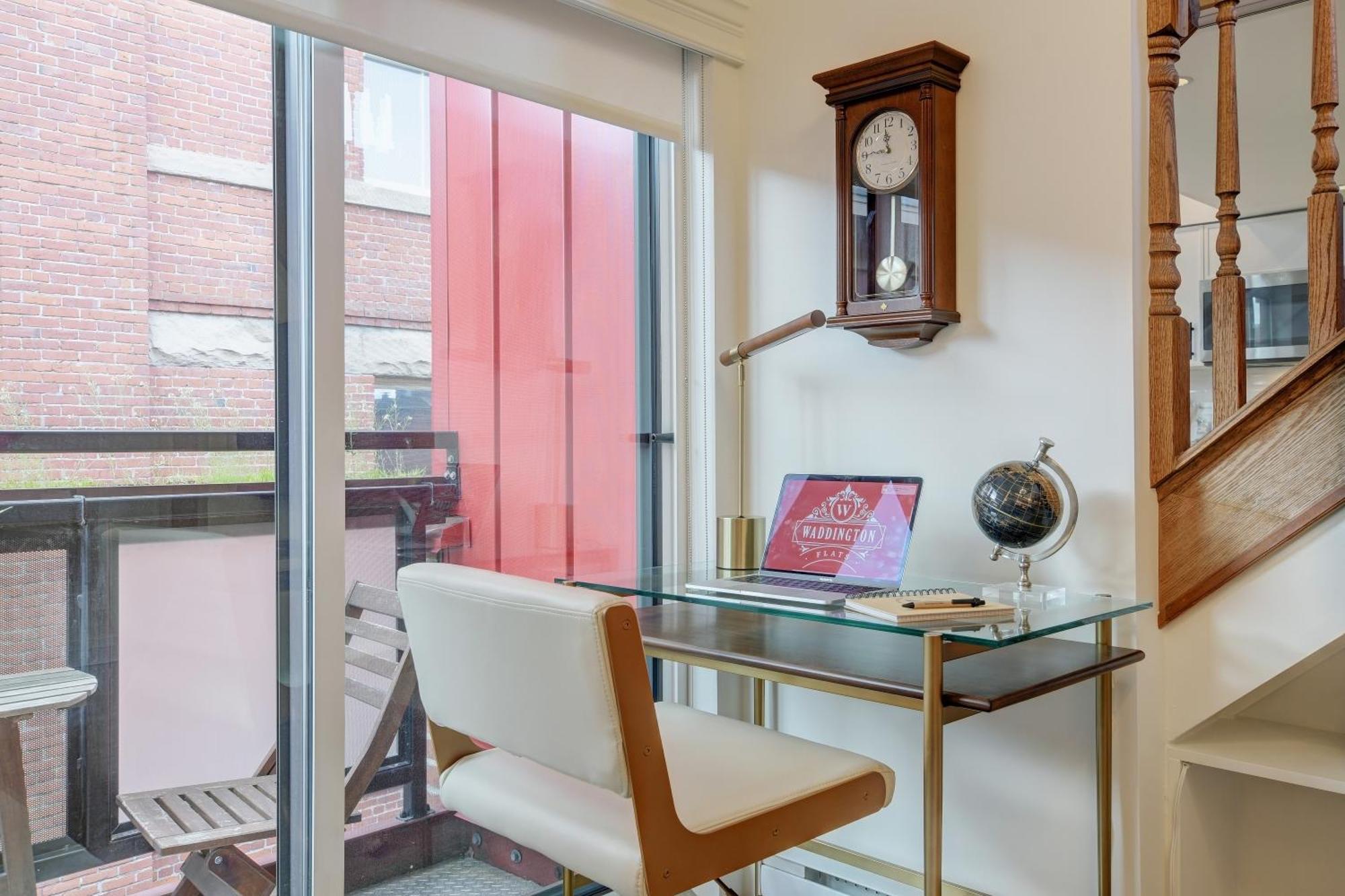 Victoria'S Parliamentary Suite With Private Rooftop Patio & Harbour View Extérieur photo