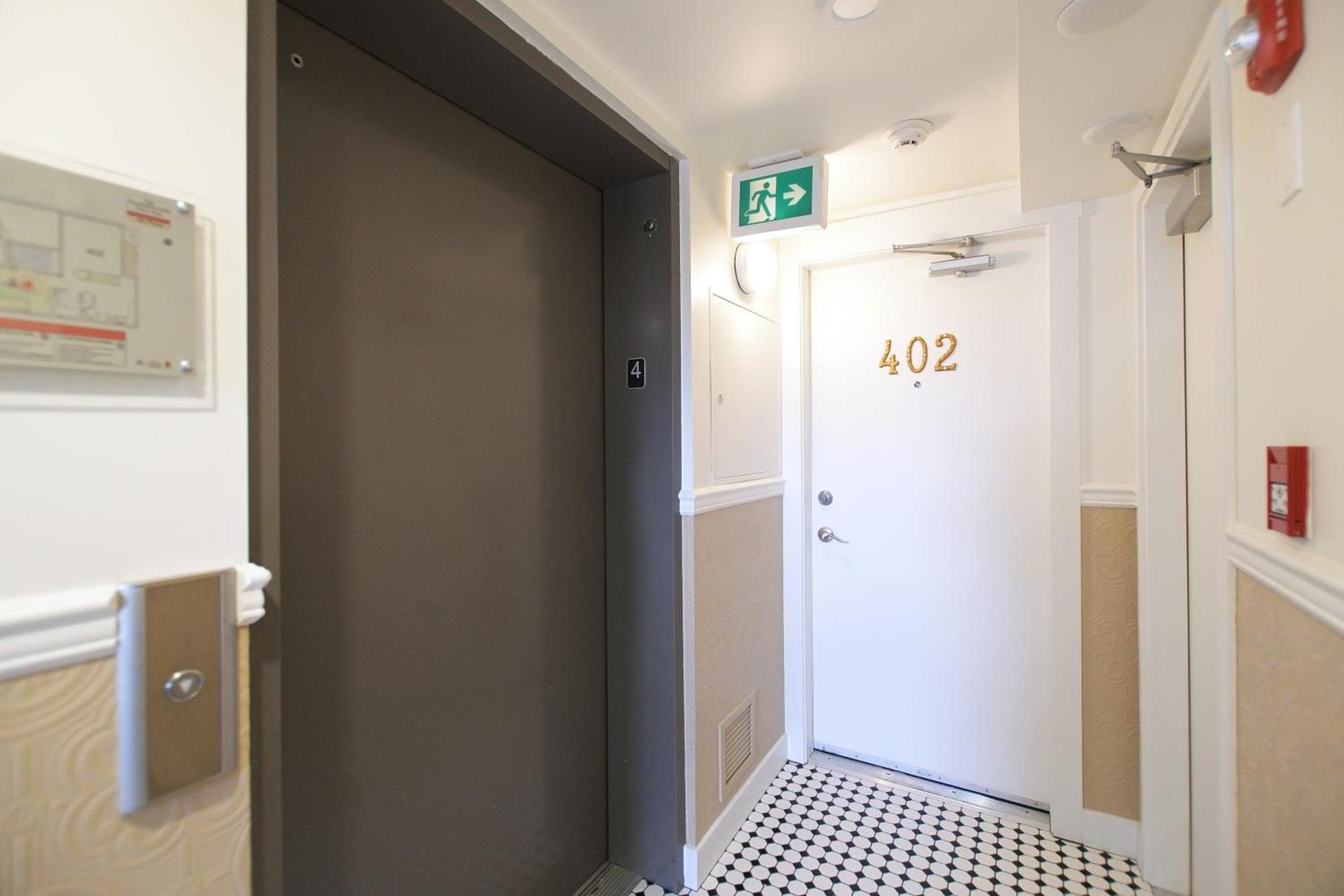 Victoria'S Parliamentary Suite With Private Rooftop Patio & Harbour View Extérieur photo