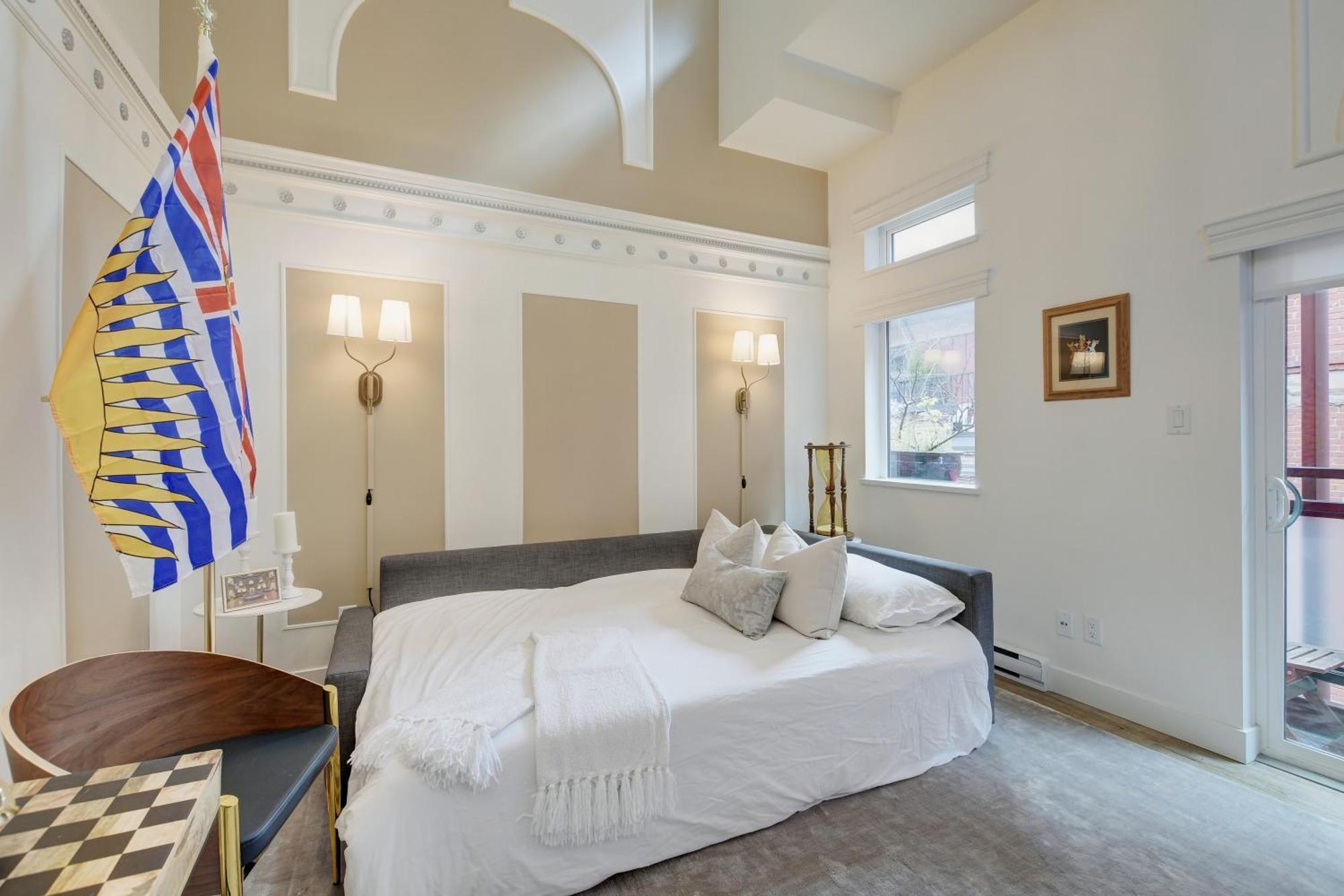 Victoria'S Parliamentary Suite With Private Rooftop Patio & Harbour View Extérieur photo