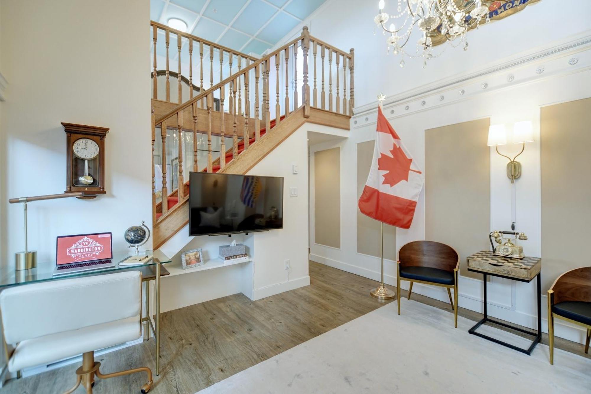 Victoria'S Parliamentary Suite With Private Rooftop Patio & Harbour View Extérieur photo