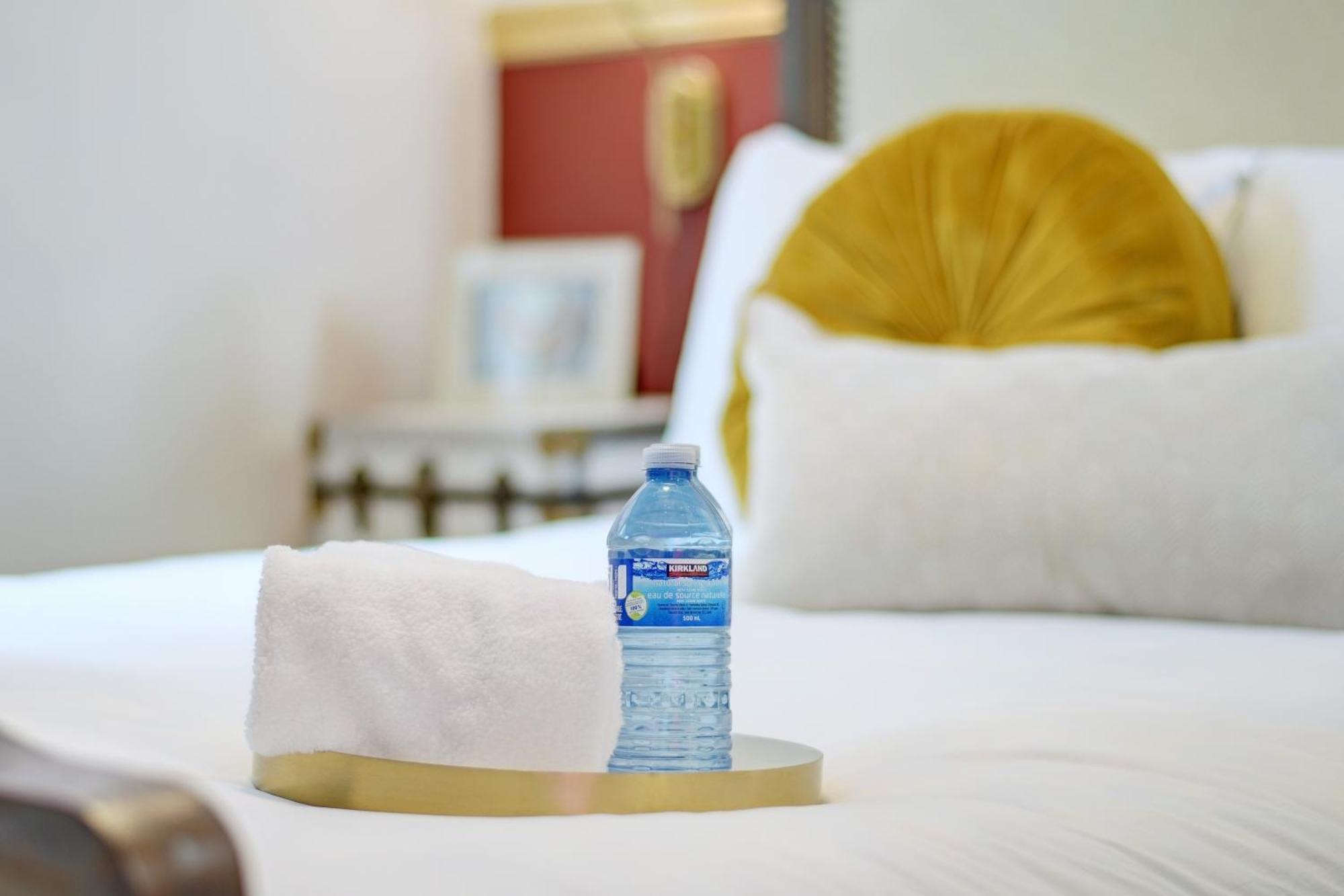 Victoria'S Parliamentary Suite With Private Rooftop Patio & Harbour View Extérieur photo