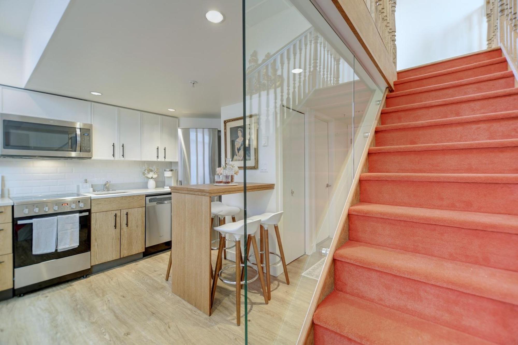 Victoria'S Parliamentary Suite With Private Rooftop Patio & Harbour View Extérieur photo